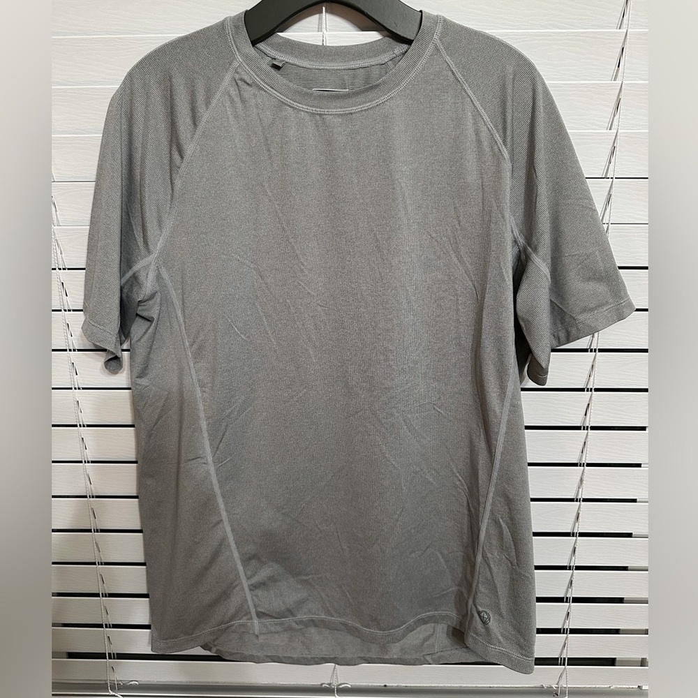 🖤 men’s Mondetta outdoor project Gray shirt with great condition.